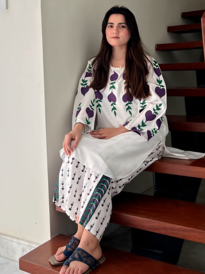 Red Dove Lawn 2Pc Suit