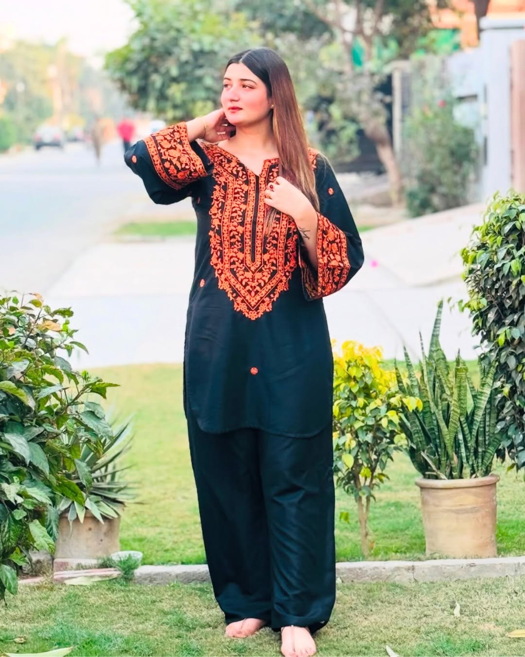 Black Aura 2PC (Farshi Shalwar)