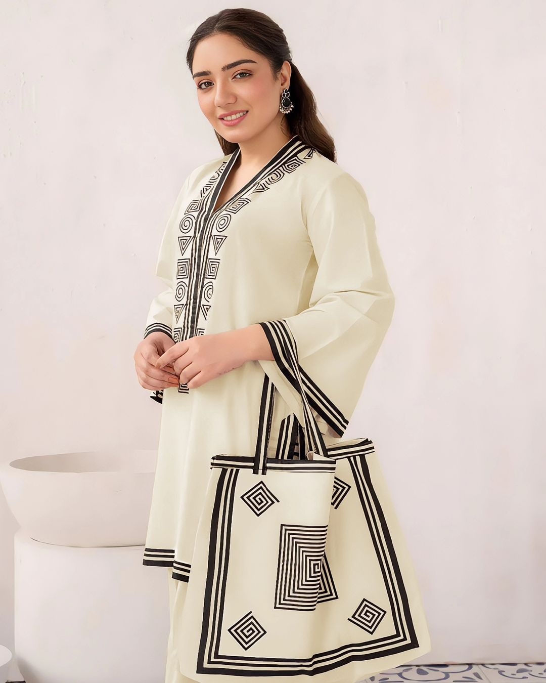 Lawn 2Pcs Suit Set With Hand Bag