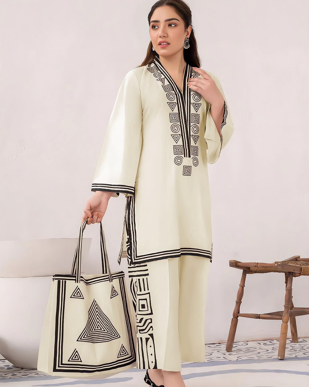 Lawn 2Pcs Suit Set With Hand Bag